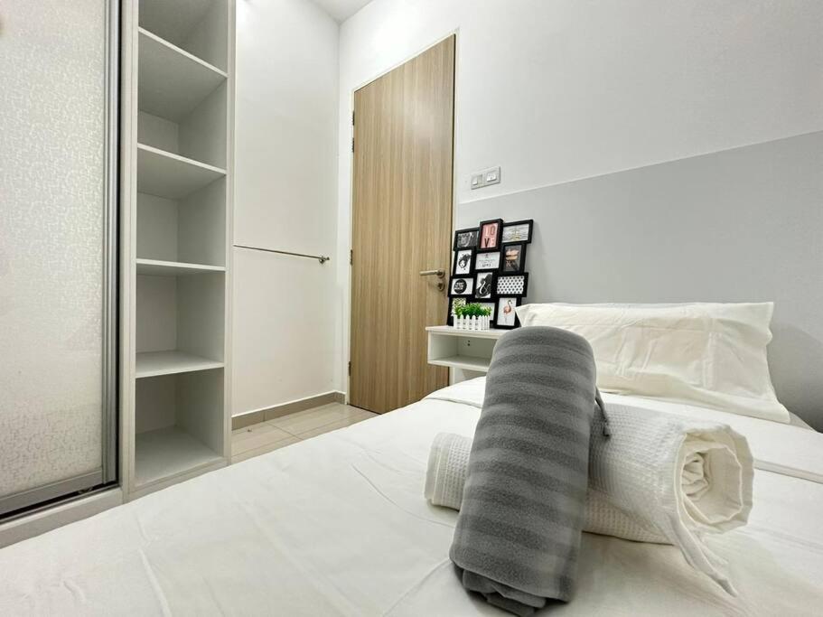 Legasi At Kampong Bahru With Full Kl View, 10Min Walk Train Station & Klcc Apartment Kuala Lumpur Exterior photo